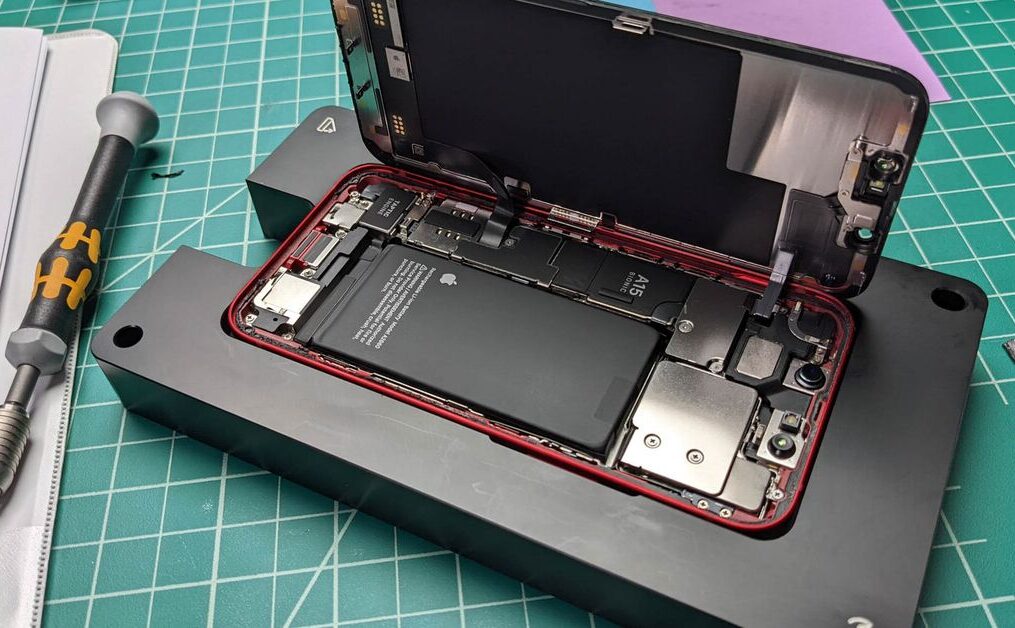 Apple shipped me a 79-pound iPhone repair kit to fix a 1.1-ounce battery