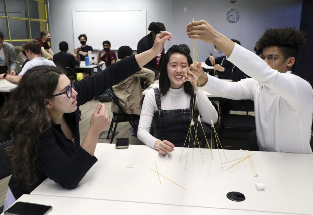 U. of C.’s Prototype for Success program seeks to grow diversity in STEM’s future leaders