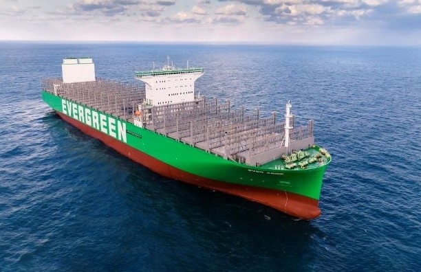 Evergreen orders 6 methanol dual-fuel boxships